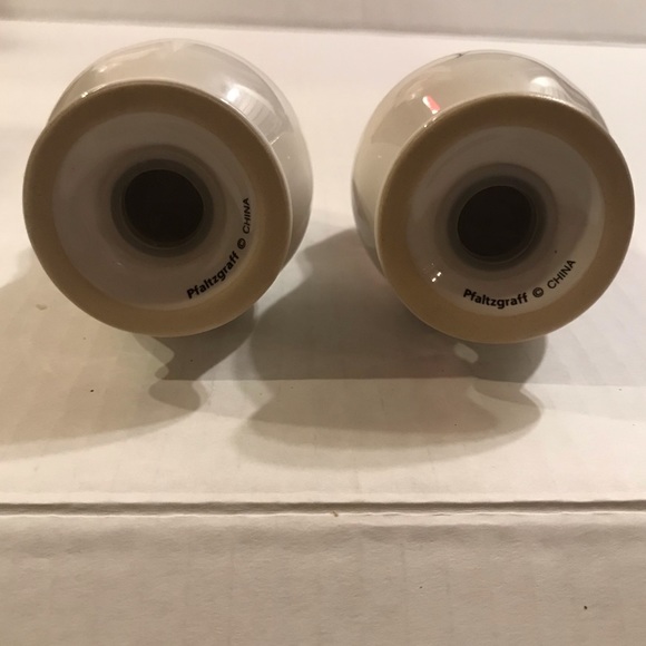 Pfaltzgraff “Winterberry” Salt & Pepper Shaker Set 3 3/4” Tall Never Used - Picture 4 of 8